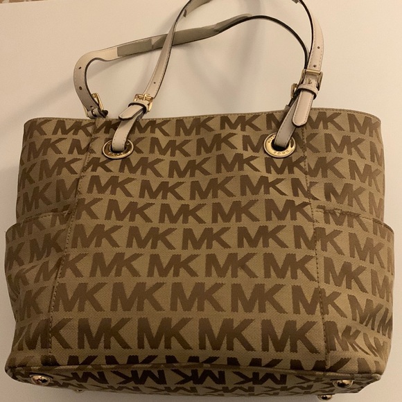 Michael Kors tote - Picture 2 of 5